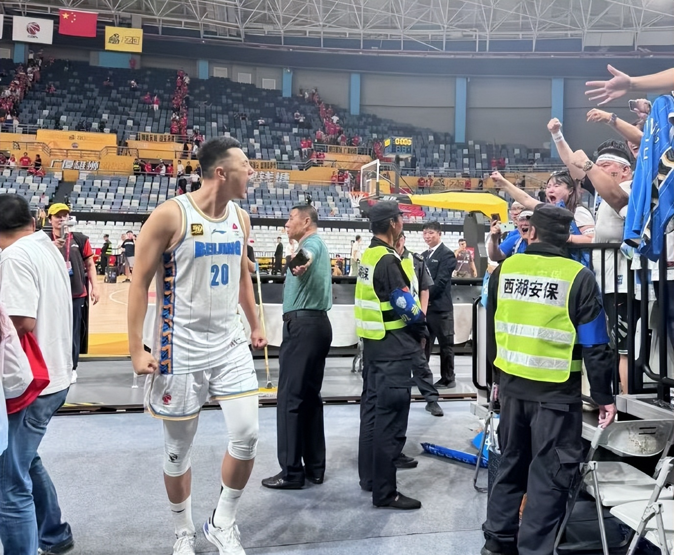 关于浙江稠州训练开放日,加时末段内部沟通引欢呼,CBA季后赛在即,心理建设被强调的信息 关于浙江稠州训练开放日,加时末段内部沟通引欢呼,CBA季后赛在即,心理建设被强调的信息