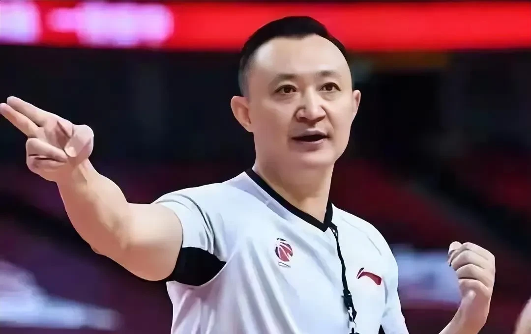 里尔内部会议纪要流出：赛后回应争议，CBA季后赛使命明确，医务组通报恢复的简单介绍