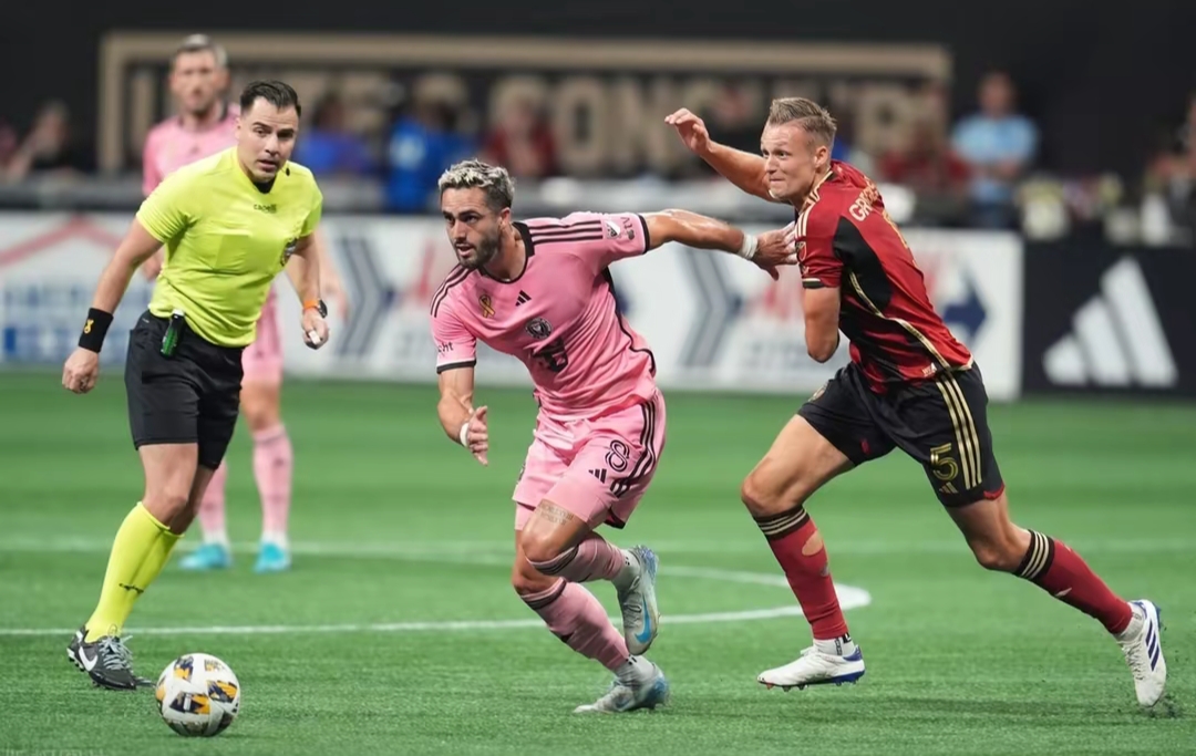 国际比赛日NBA常规赛传出新动向，迈阿密热火刷新队史纪录，管理层表态：悬念犹存，赛程密集仍需轮换的简单介绍