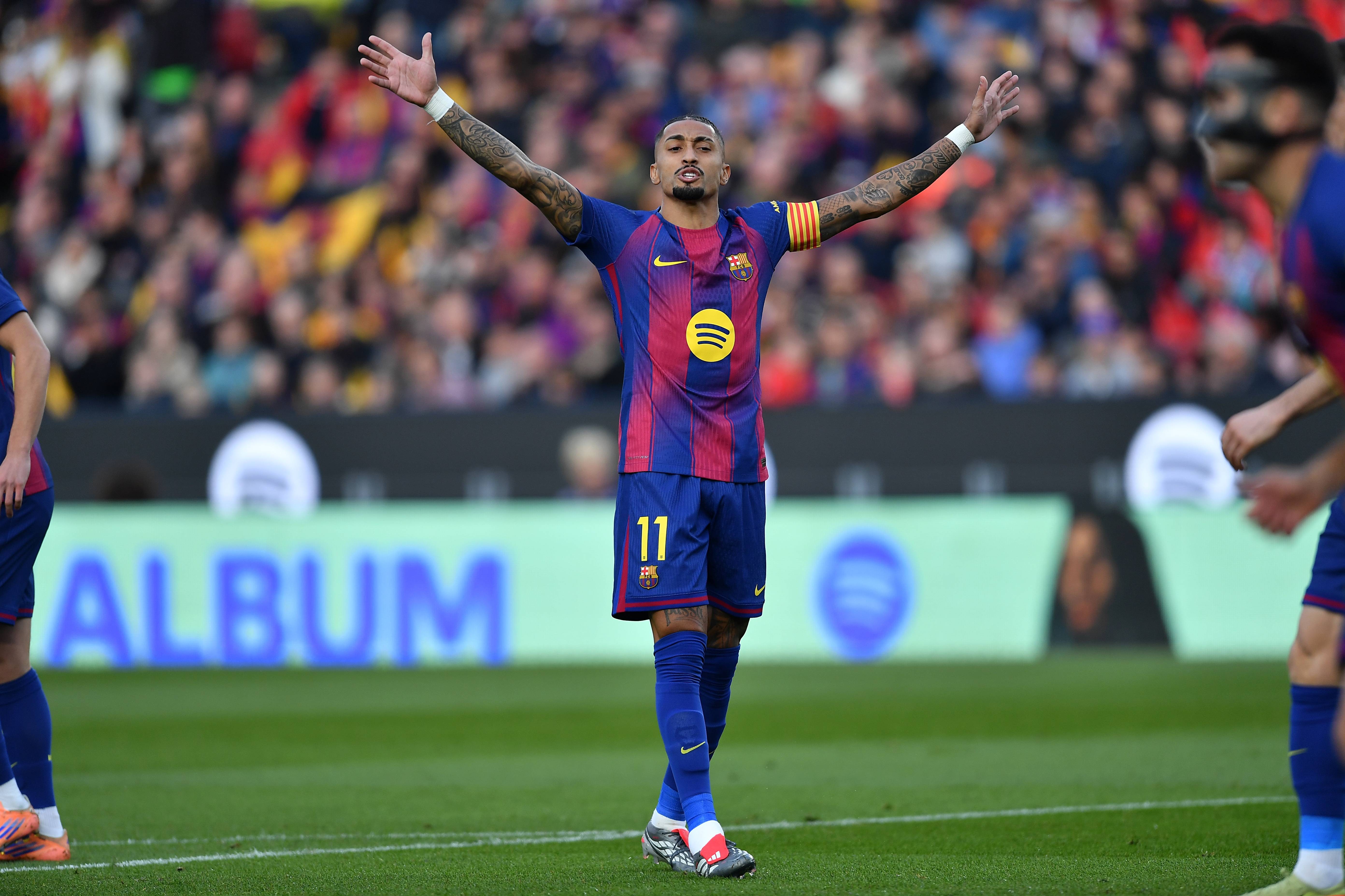 包含转折点埃因霍温强势反弹，西甲关键时刻攻防权衡，信心回归，资深球员宣示担当的词条