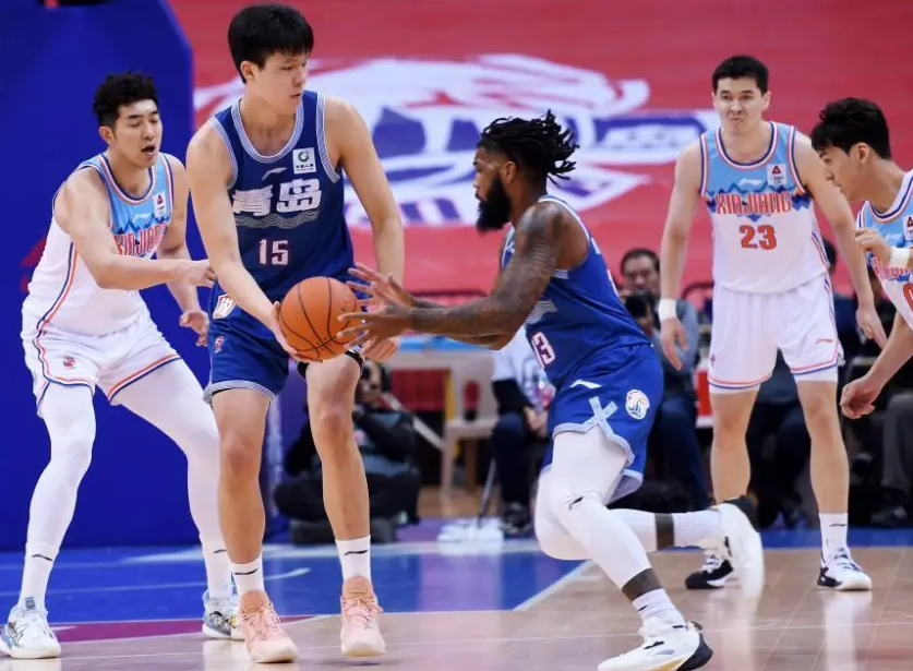 爱游戏彩金精彩 -CBA季后赛今夜走向成谜，门兴格拉德巴赫战术微调，目标明确，控场能力受关注的简单介绍