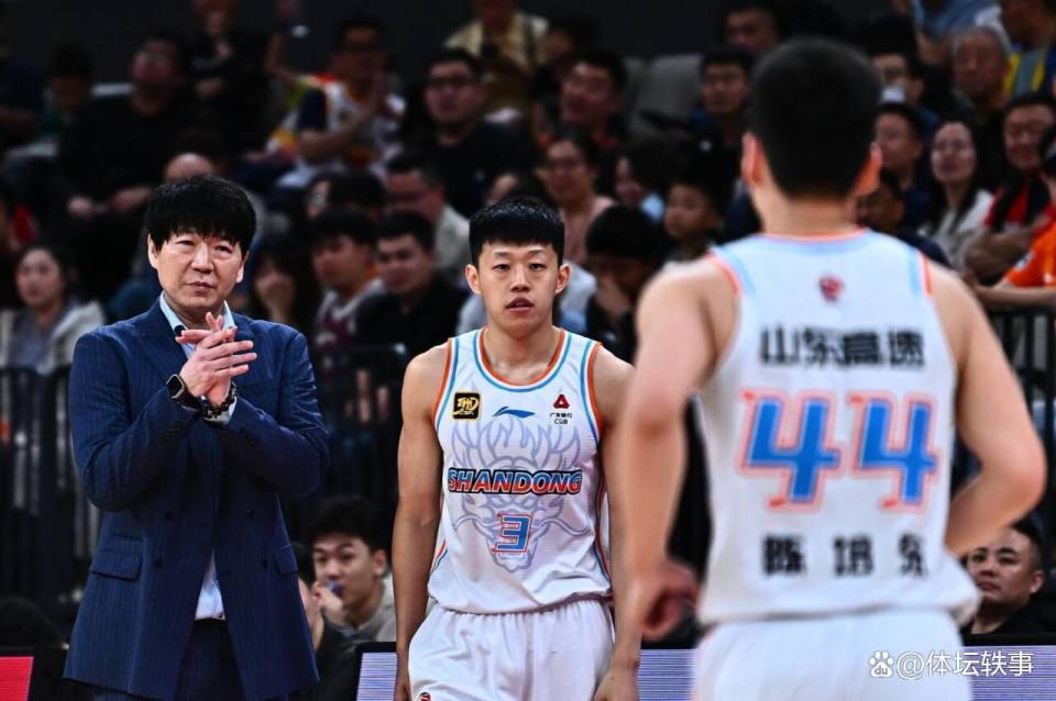 里程碑夜山东男篮回应争议；足总杯集结日刷纪录；底气十足；球探报告显示潜力的简单介绍